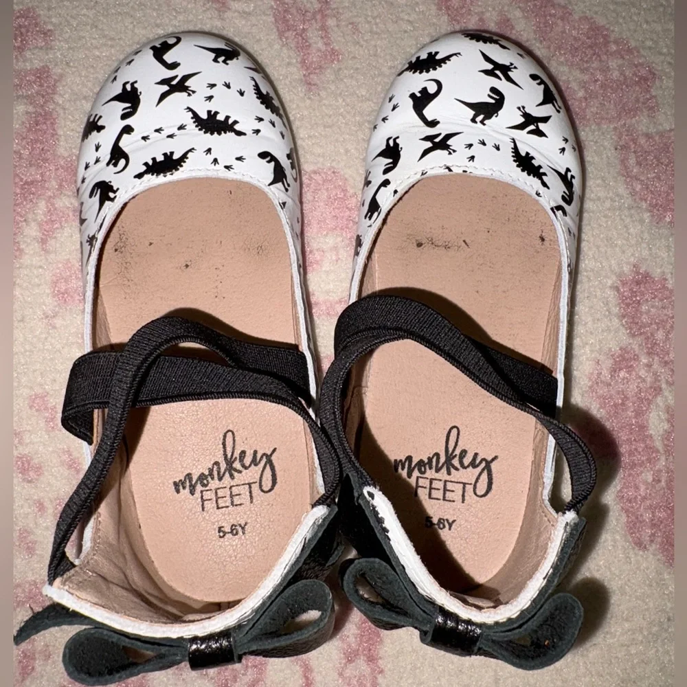 Monkey Feet White and Black Dinosaur Mary Jane Shoes with Bow
